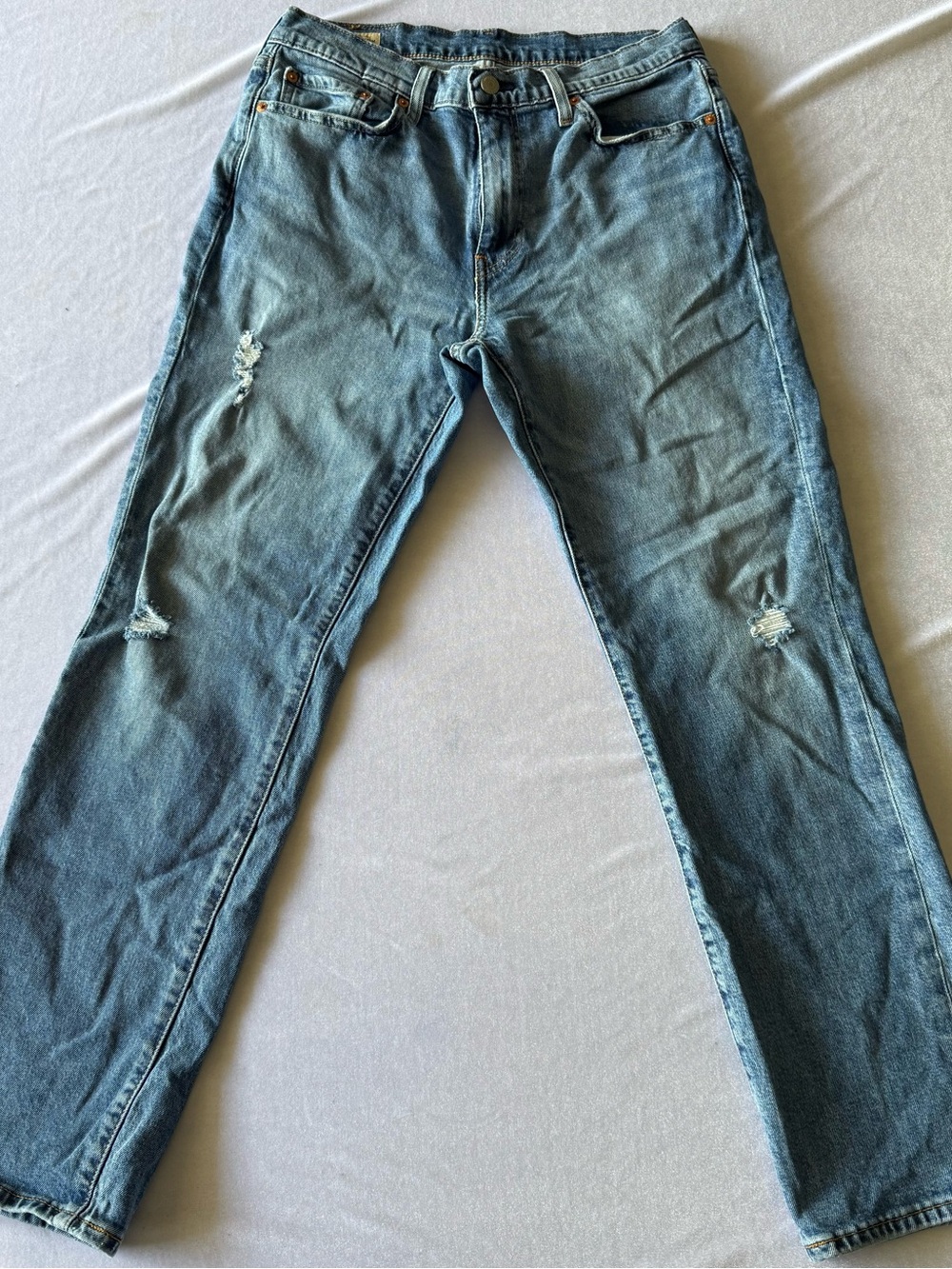 Levi's Men's Slim Straight Jeans in Light Blue Wash